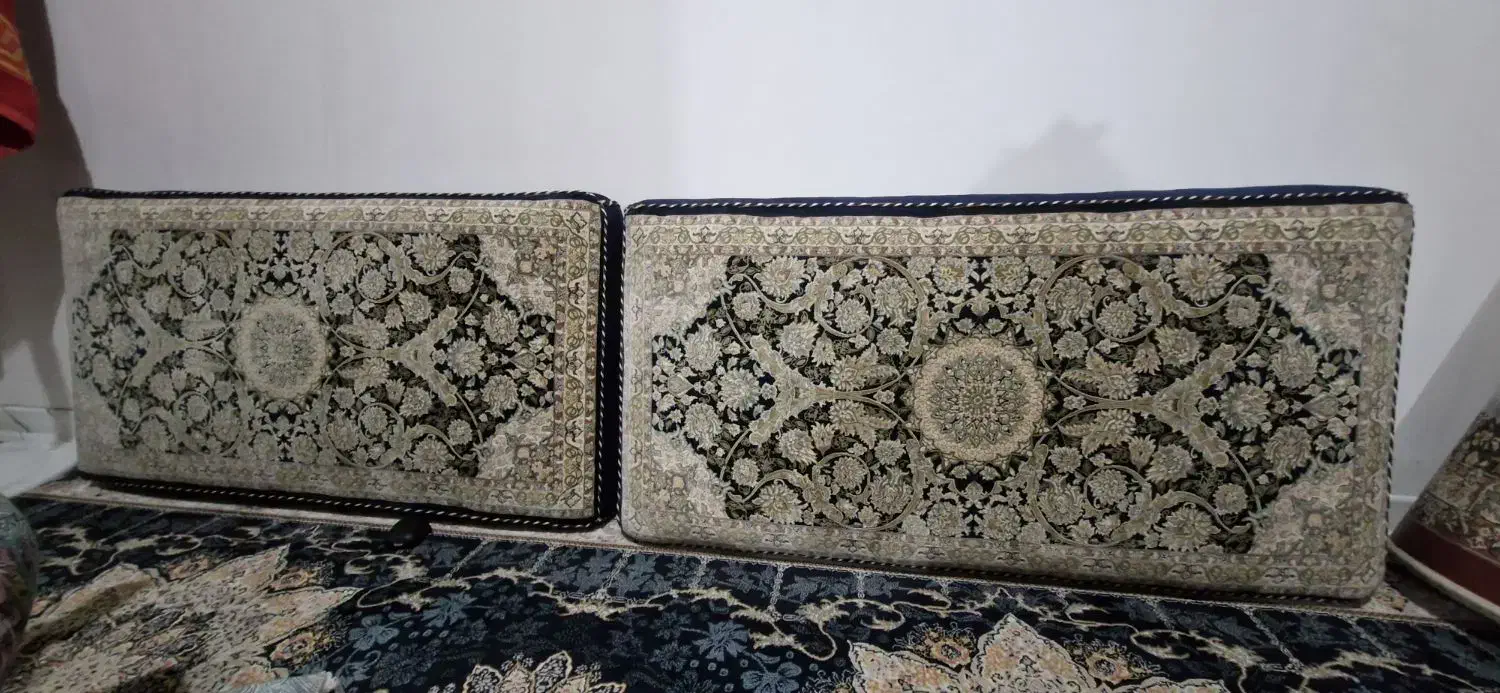 دو دست پشتی در حد نو جنس با کیفیت بسیار بالا|پشتی|چهاردانگه (تهران), |دیوار