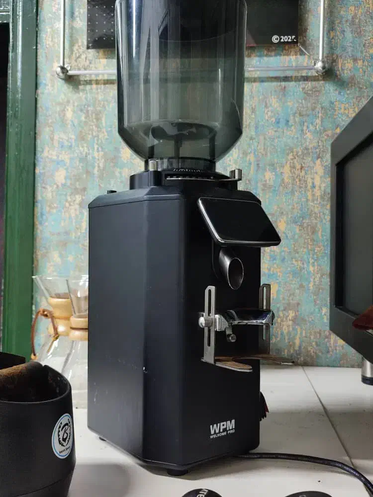 آسیاب قهوه wpm zd18|کافیشاپ و رستوران|رشت, بلوار گیلان|دیوار