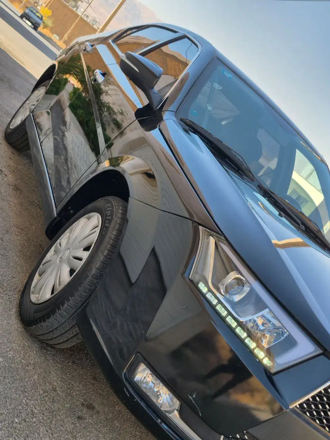 دنا پلاس دنده ای مدل 1402|خودرو سواری و وانت|شیراز, شهرک گلستان|دیوار