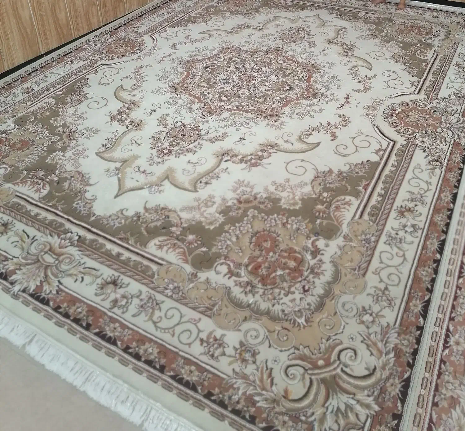 فرش 3/4کاملا تمیز|فرش|پیرانشهر, |دیوار