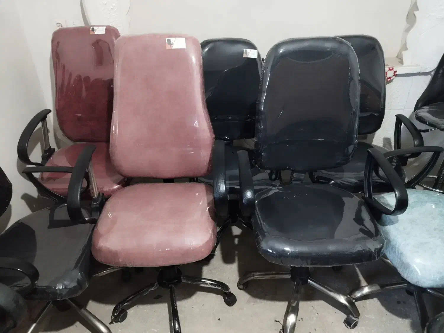 فروش و تعمیرات تخصصی انواع صندلی های اداری|صندلی و نیمکت|اراک, |دیوار