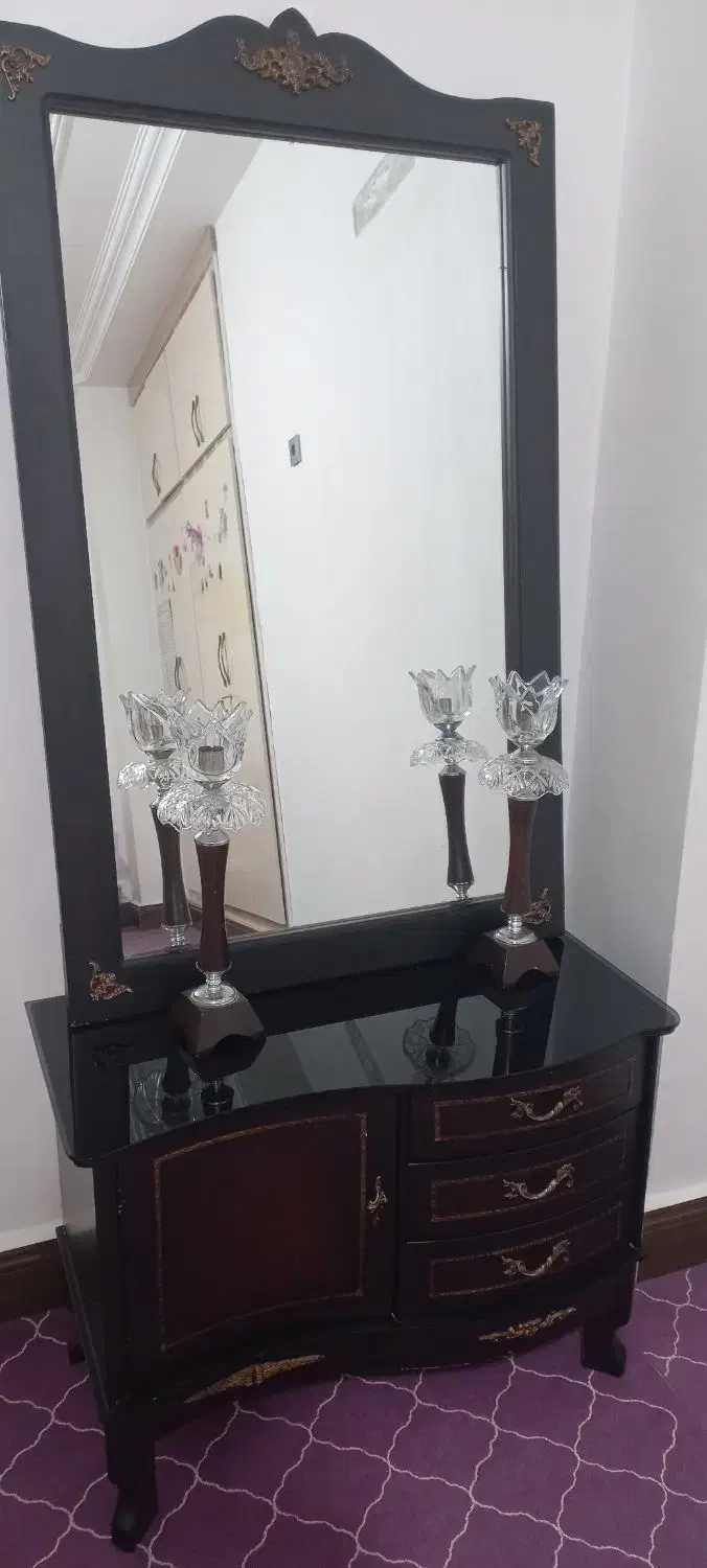 میز ،اینه و دو عدد شمعدان|بوفه، ویترین، کنسول|چابهار, |دیوار