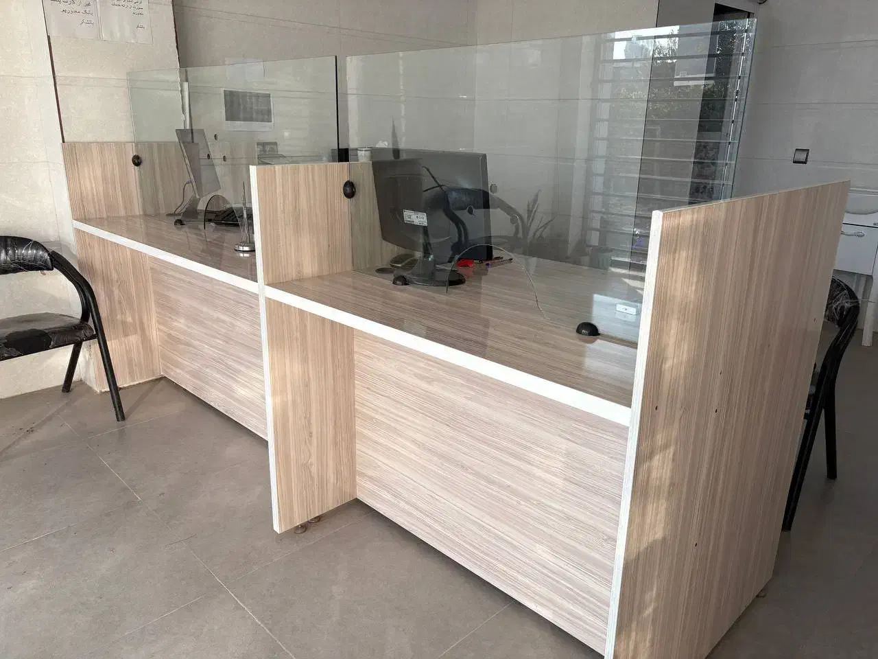 میز پذیرش دونفره درحده نو|مبلمان اداری|چورزق, |دیوار