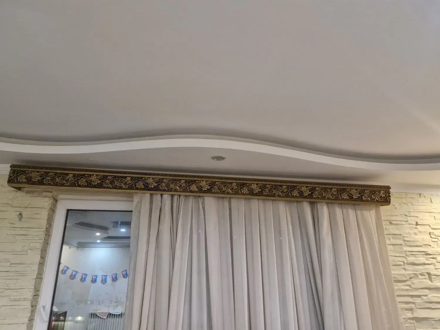 کتیبه چوبی طرحدار|پرده، رانر، رومیزی|رشت, دیلمان|دیوار