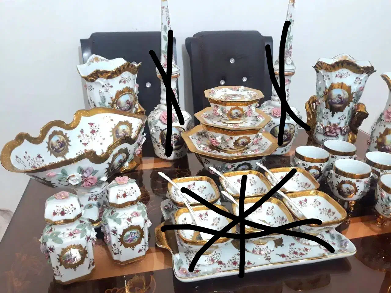 چینی سفید گل برجسته دکوری ویترینی سیلور پیوتر|ظروف سرو و پذیرایی|کهریزک, |دیوار