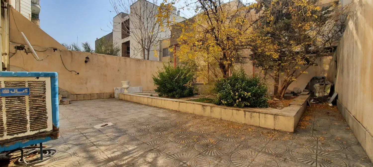 شهرک راه اهن دریاچه  ۶۰ متر یک خواب نورگیر سراسری