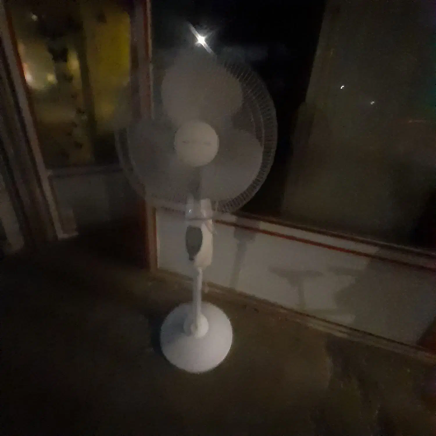 پنکه برقی آریستون پایه فلزی موتور آلمان سالم|پنکه و تصفیه‌کنندهٔ هوا|ارومیه, |دیوار