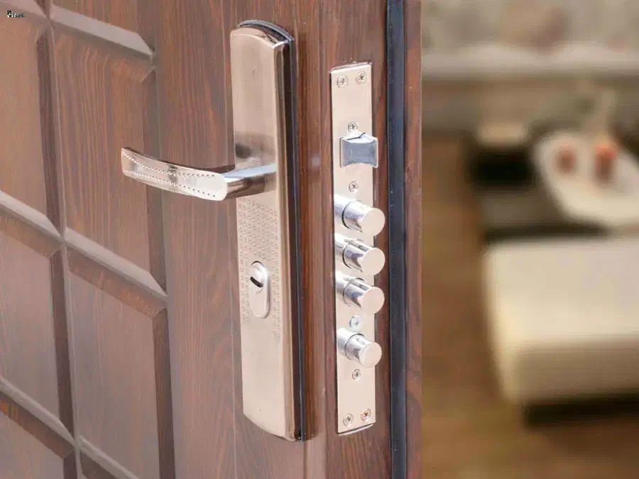 باز کردن درب کلیدسازی و قفل سازی شبانه روزی سیار|خدمات پیشه و مهارت|قم, زنبیل آباد|دیوار