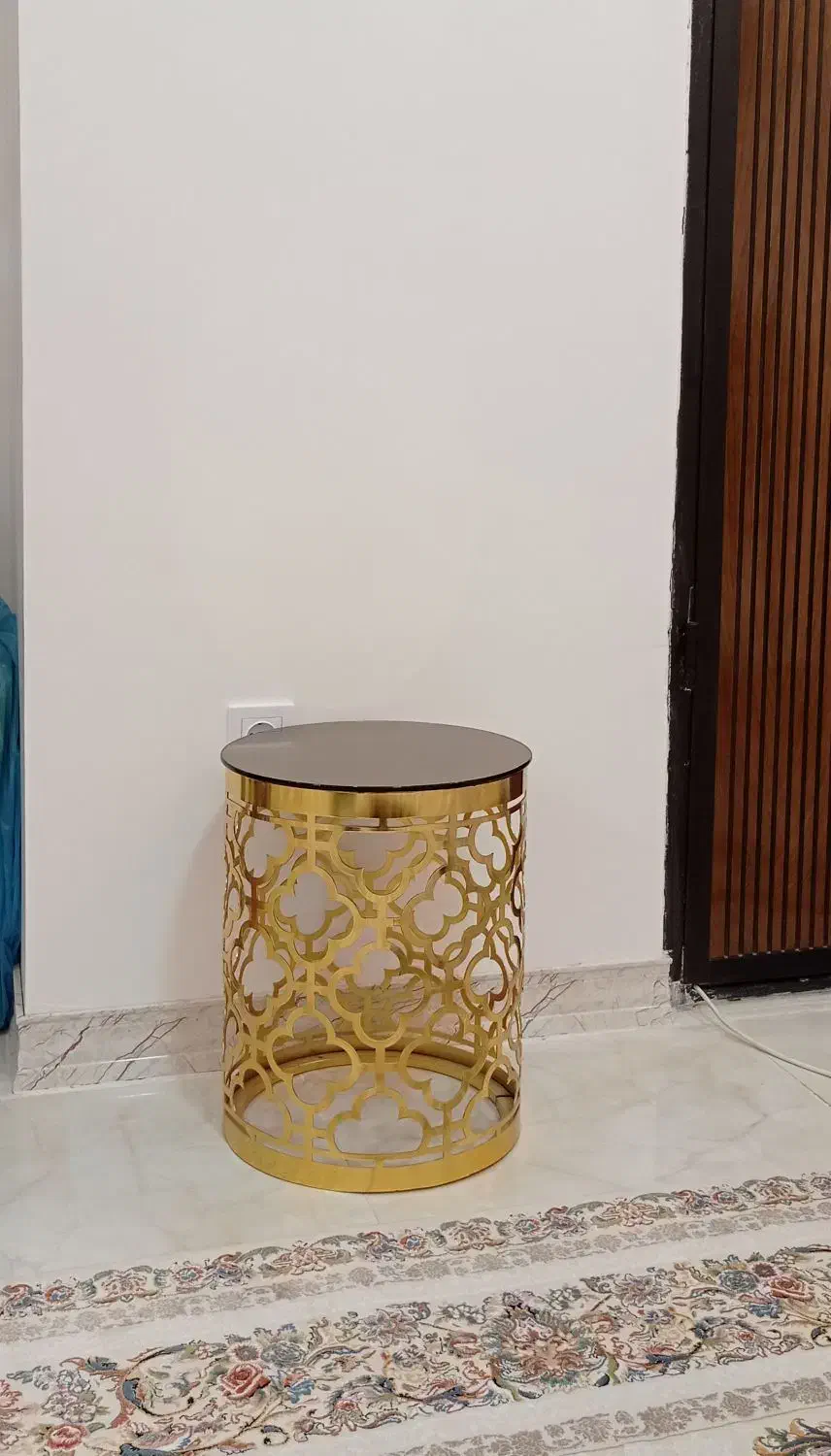 میز آینه ای طلایی|مبلمان خانگی و میز عسلی|قم, نوقطار|دیوار