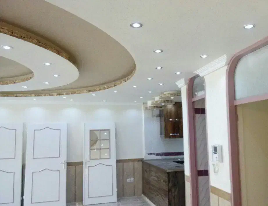 نقاشی ساختمان مسلط به لکه گیری گچ|خدمات پیشه و مهارت|هشتگرد, فاز ۱ مهستان|دیوار