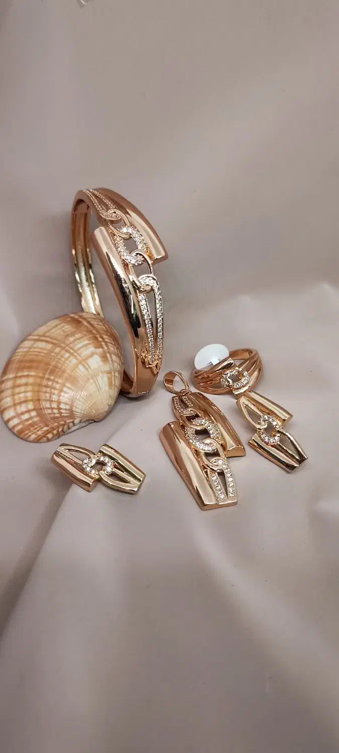 نیم ست و سرویس ژوپینگ|بدلیجات|قم, ارم|دیوار