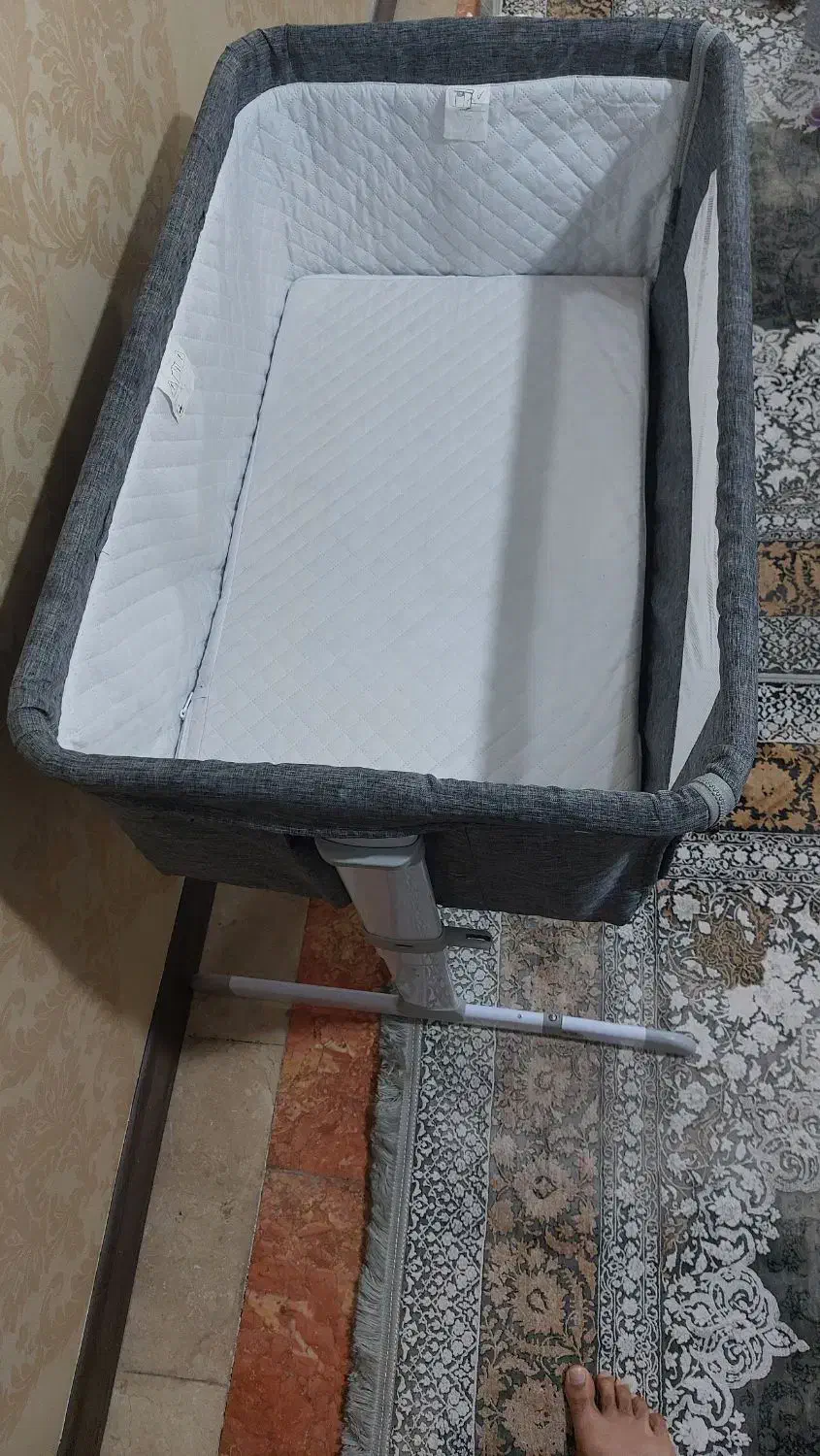 تخت نوزاد کنار تخت مادر دلیجان مدل ویرا|تخت و صندلی بچه|قم, صفاشهر|دیوار