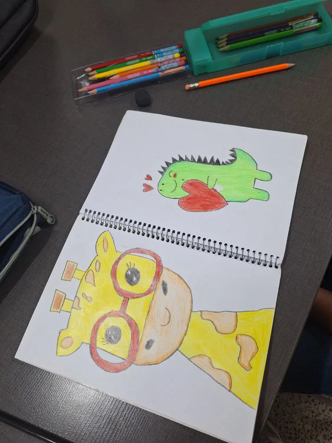 آموزش نقاشی کودک و بزرگسال،مدادرنگی،سیاه قلم|خدمات آموزشی|بندرعباس, |دیوار