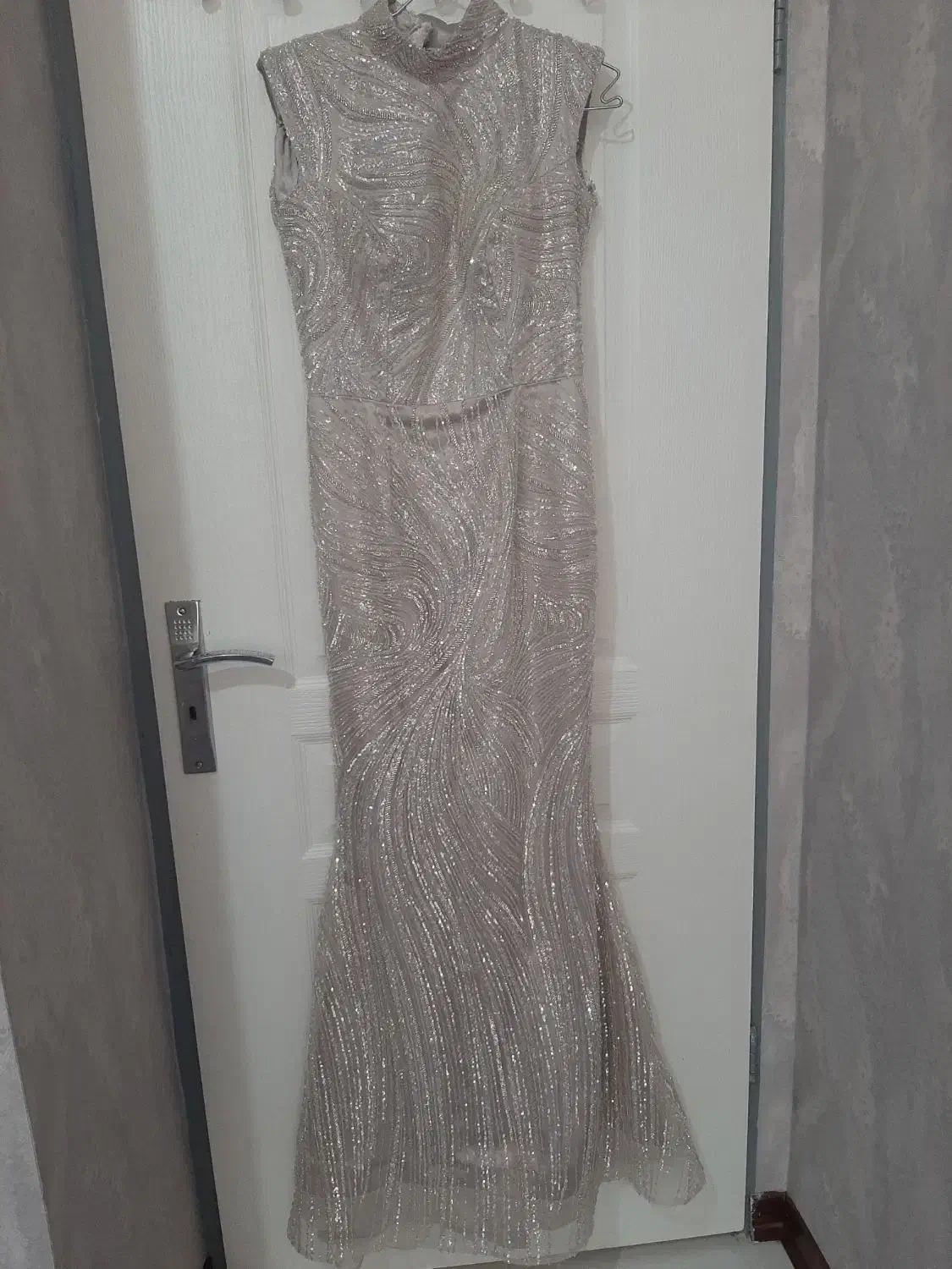 لباس مجلسی|لباس|شهریار, شهریار|دیوار