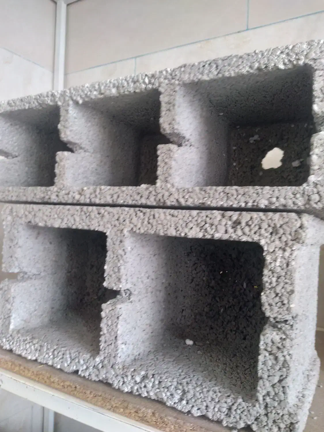 بلوک ۱۰و ۱۵ ته پر و موزاییک ۴۰در۴۰ درجه یک|مصالح و تجهیزات ساختمان|ایلام, |دیوار