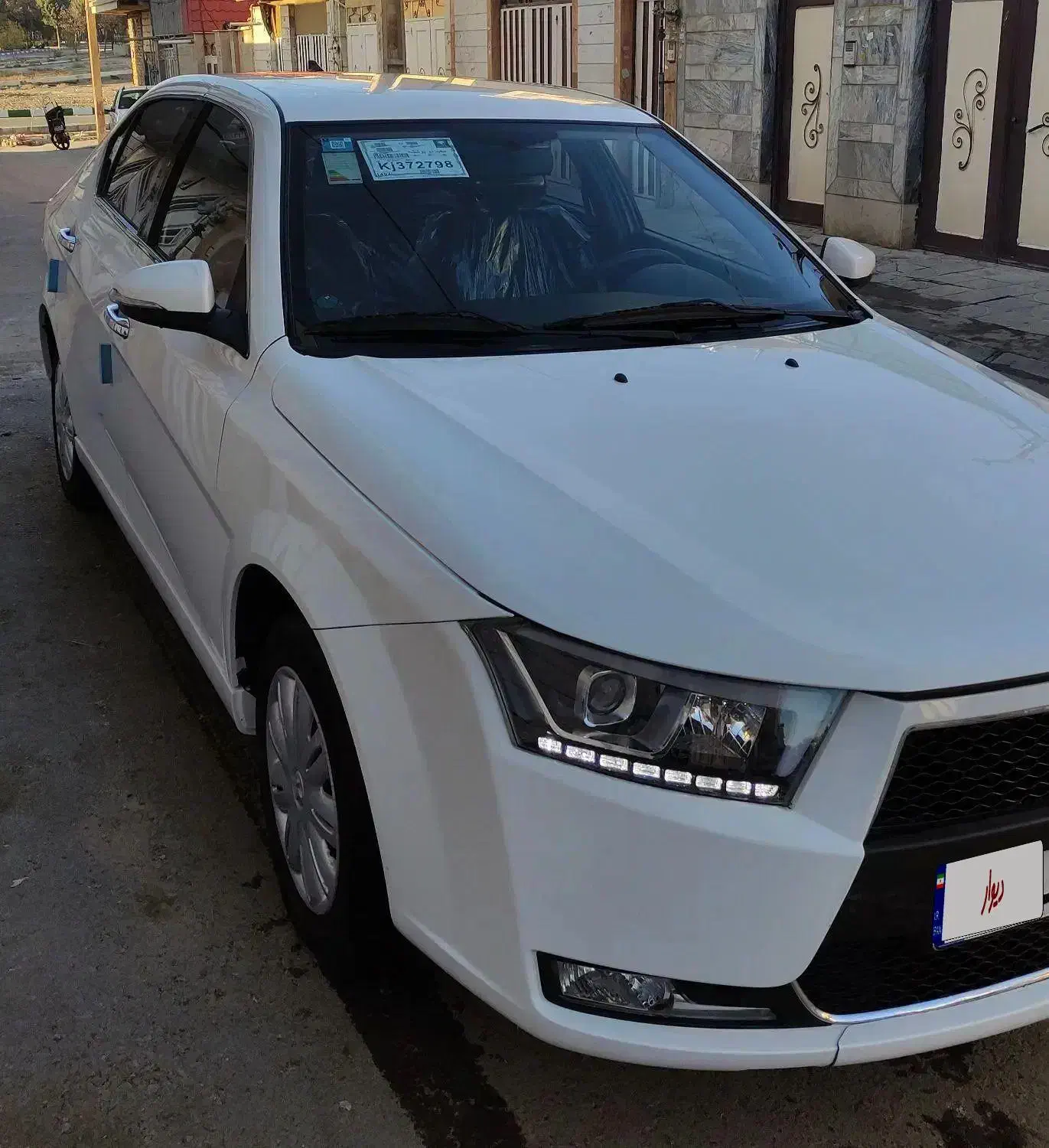 دنا پلاس مدل402|خودرو سواری و وانت|بروجرد, |دیوار