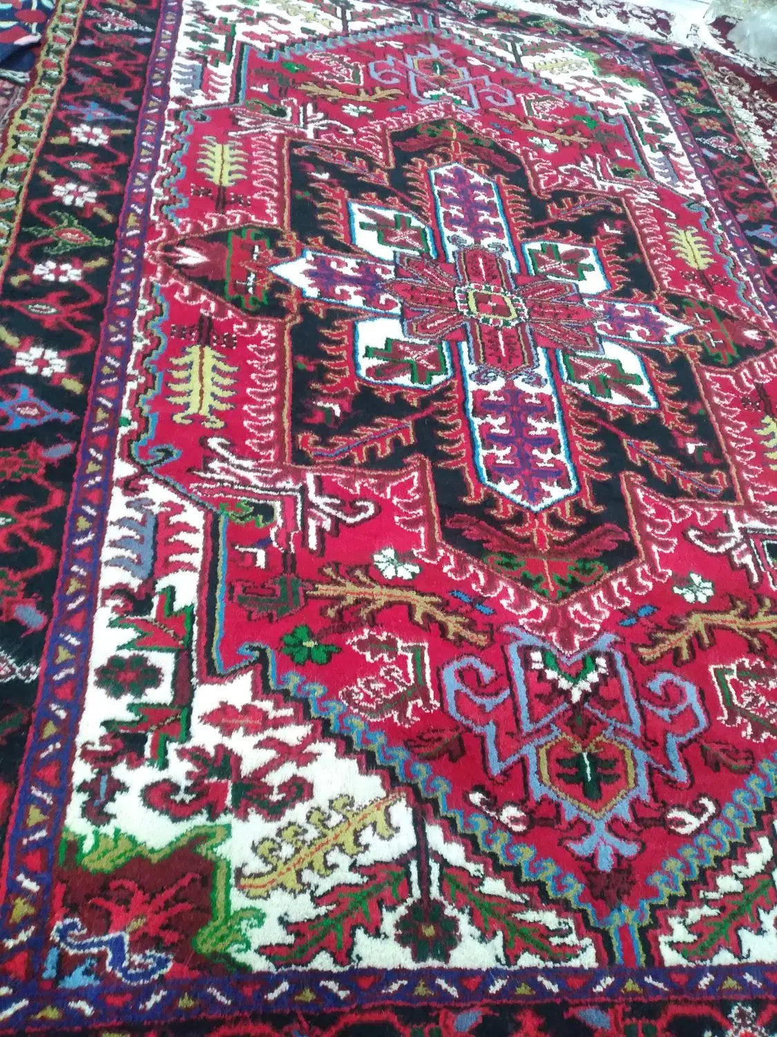 فرش اطراف هریس|فرش|هریس, |دیوار