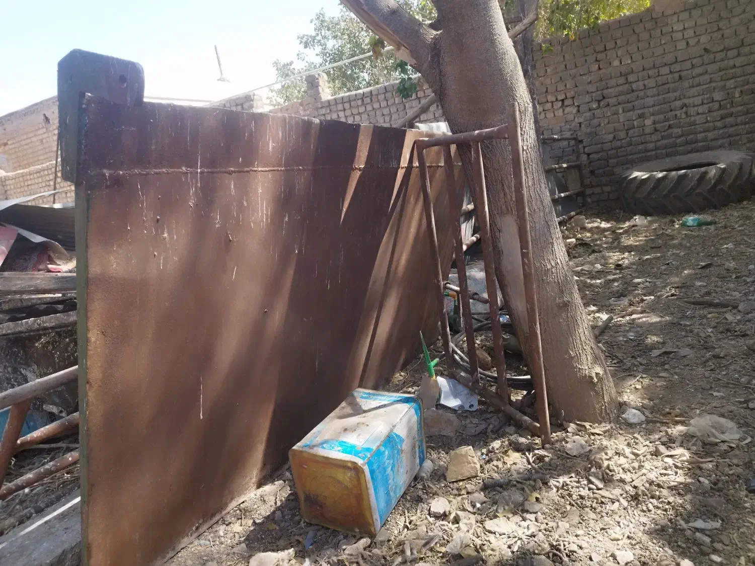 درب عقب خاور کمپرسی|قطعات یدکی و لوازم جانبی|قم, قلعه صدری|دیوار