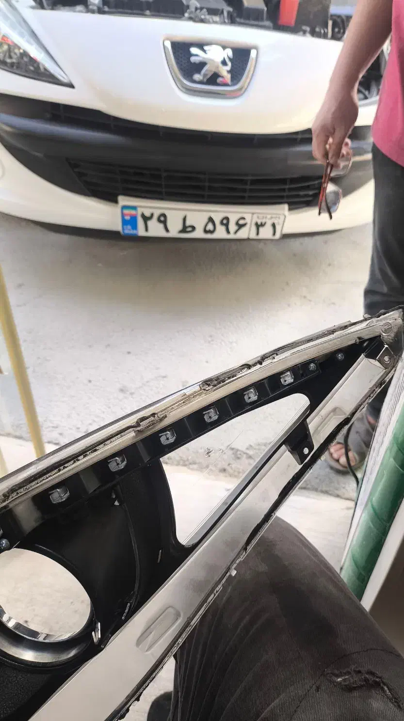 تعویض طلق چراغ ماشین و تعمییر و رفع کدری|خدمات موتور و ماشین|خرم‌آباد, |دیوار