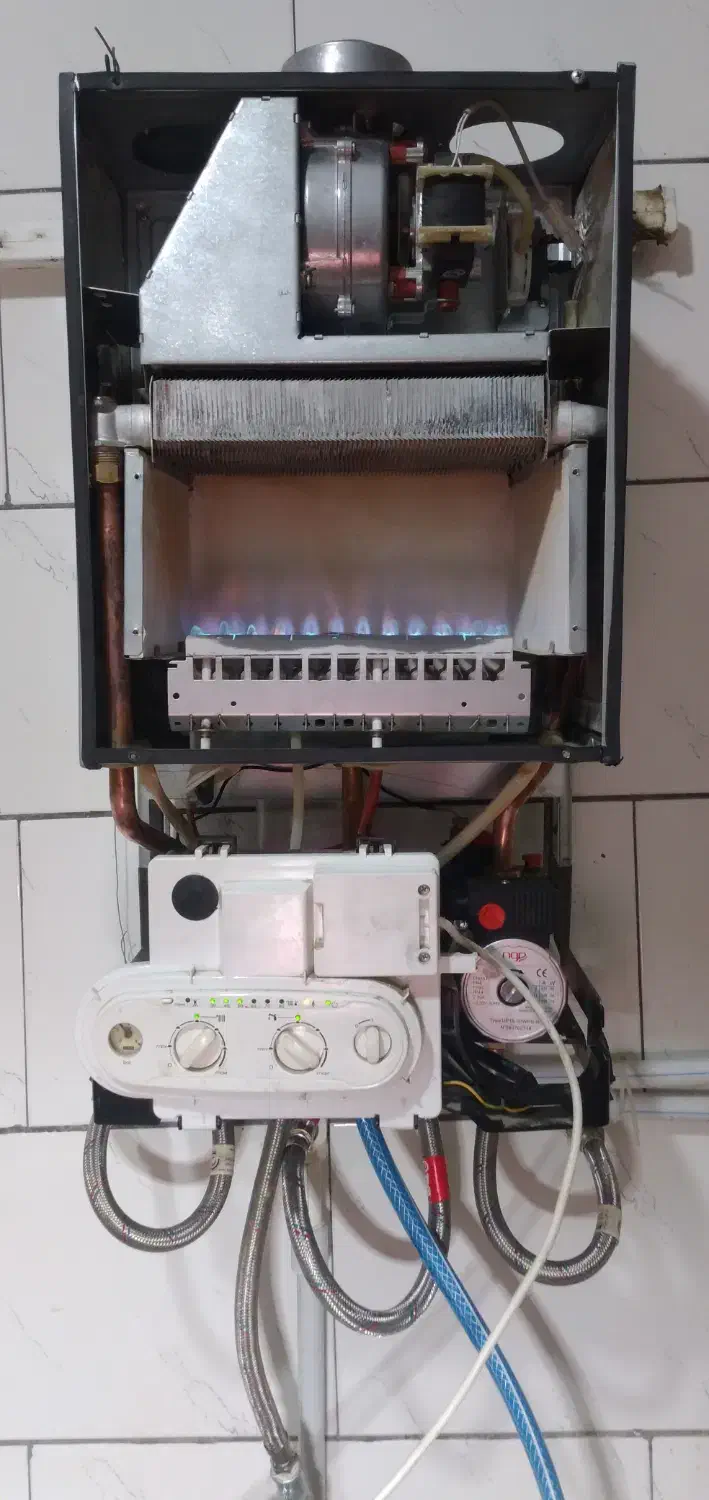 تعمیر پکیج و آبگرمکن|خدمات پیشه و مهارت|بروجن, |دیوار