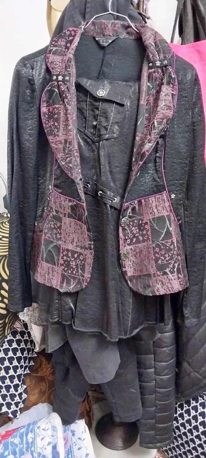 لباس مشگی|لباس|قم, انسجام|دیوار