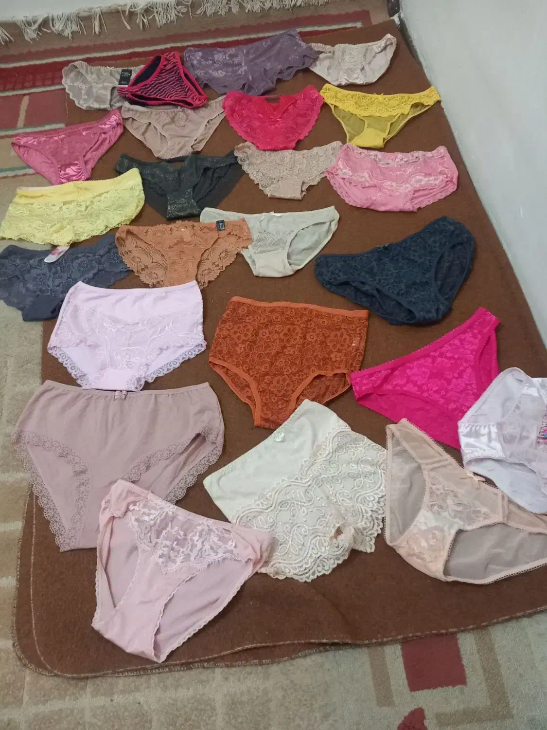 لباس زیر زنانه|لباس|پرند, فاز ۵|دیوار