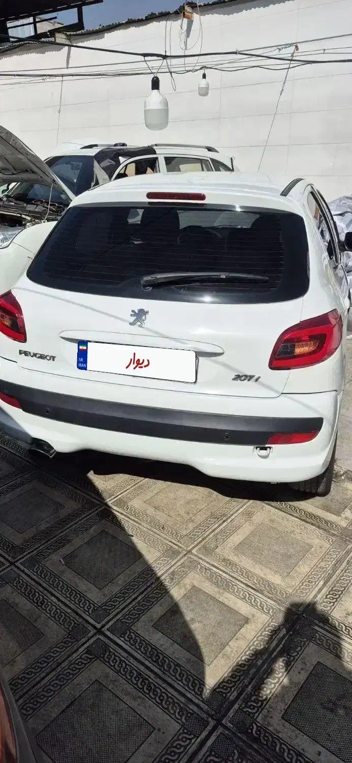 ۲۰۷‌ مدل ۹۶|خودرو سواری و وانت|شیراز, لب آب|دیوار