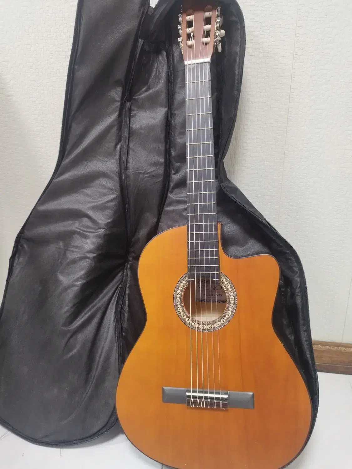 فروش گیتار|گیتار، بیس، امپلیفایر|بم, |دیوار