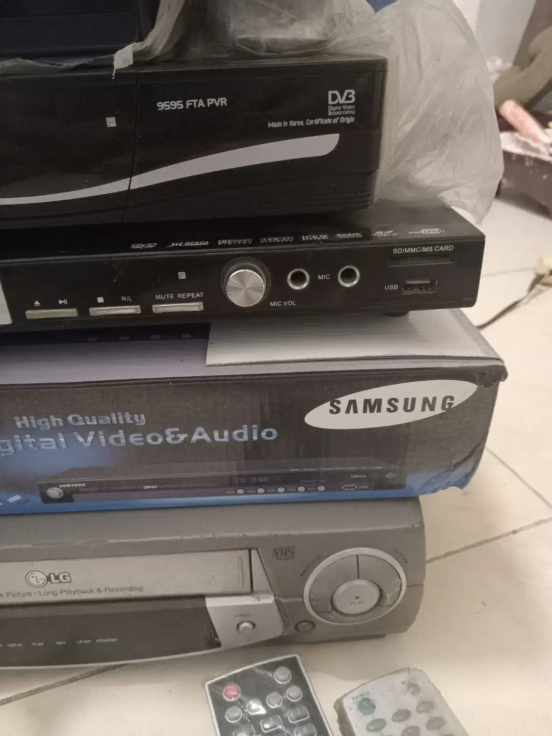 چند عدد دی وی دی و دیجیتال|پخش‌کننده DVD و ویدیو|ورامین, خیر آباد|دیوار