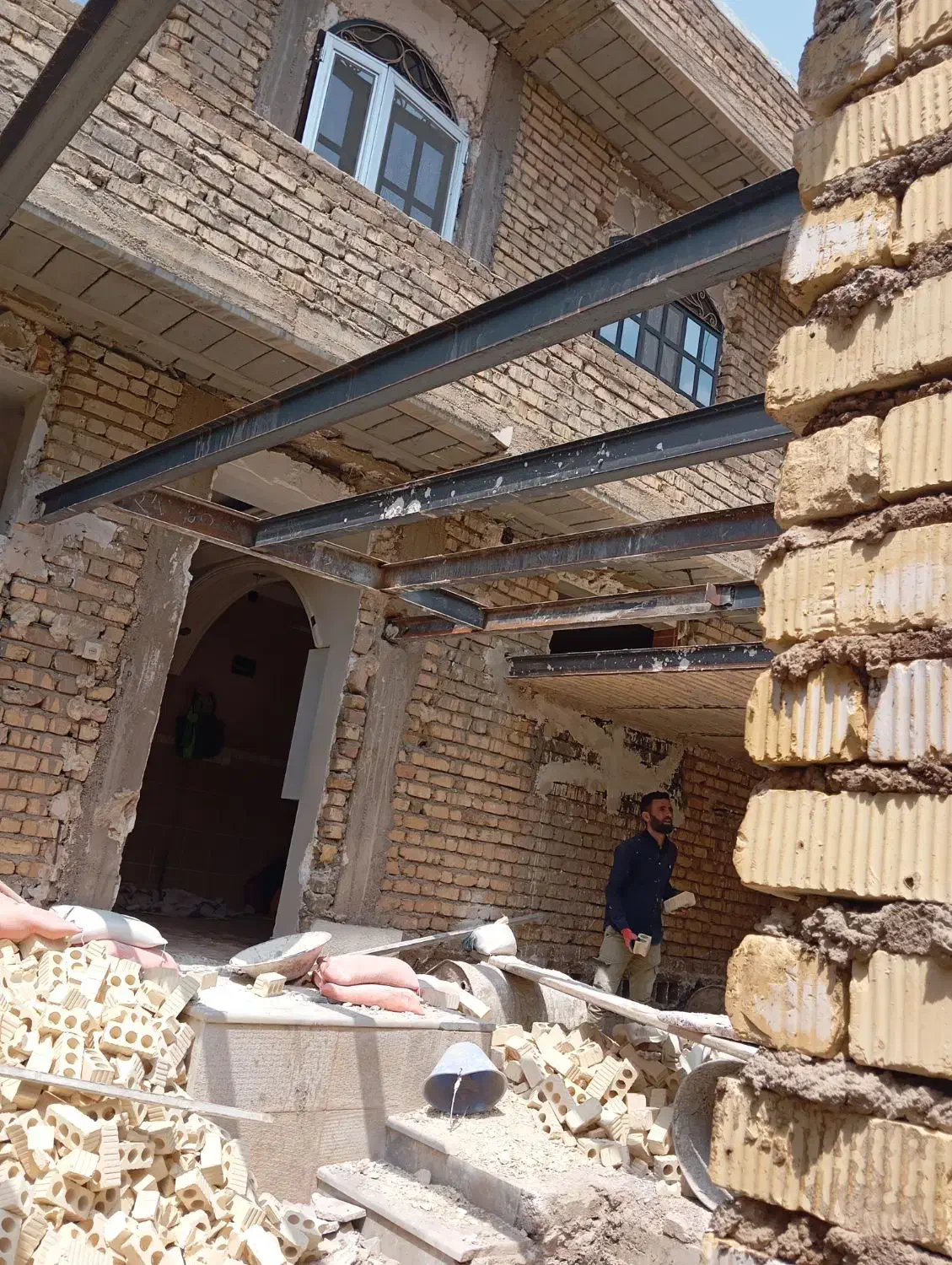 تخریب بازسازی مقاوم سازی‌ پیمانکاری‌|خدمات پیشه و مهارت|شیراز, شهرک بهار|دیوار