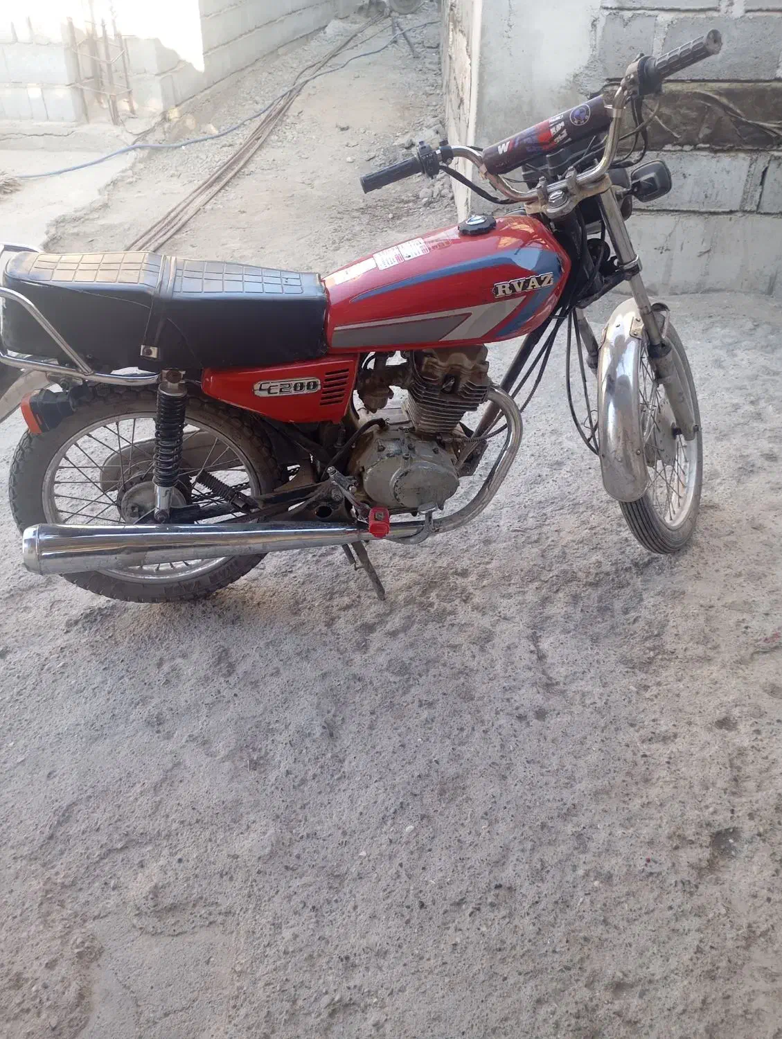 موتور مصادره‌ای‌|موتورسیکلت|بند زرک, |دیوار