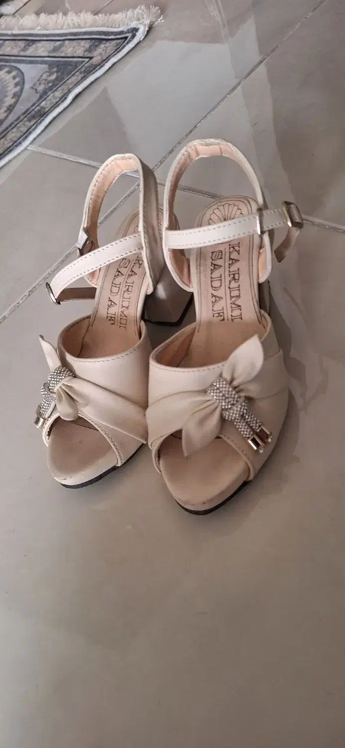 کفش مجلسی دخترانه سایز ۳۰|کفش و لباس بچه|بندر کنگان, |دیوار