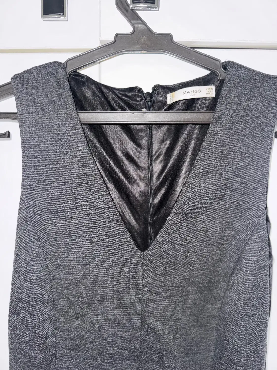 پیرهن مجلسی|لباس|رشت, گلسار|دیوار