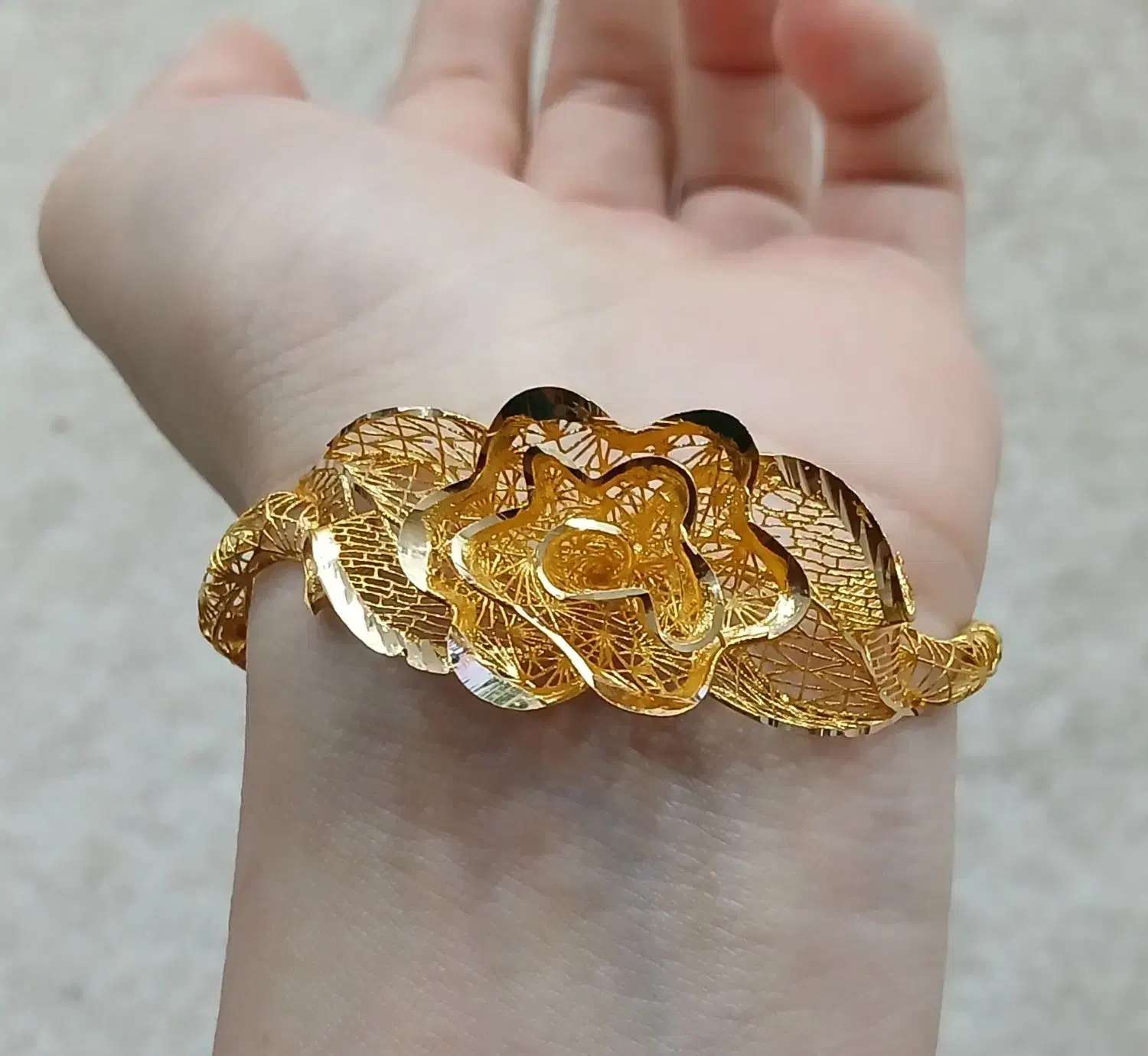 دستبند تمیز و نو ۷ گرم و ۴۱۰ سوت بفروش میرسد|جواهرات|کیش, |دیوار