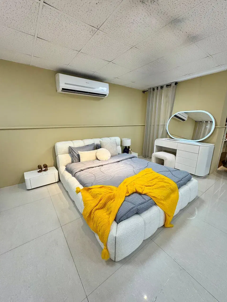 مبل راحتی و جذاب /خوش قیمت/دوکولایف|مبلمان خانگی و میز عسلی|شیراز, باغشهر قصر سبز|دیوار