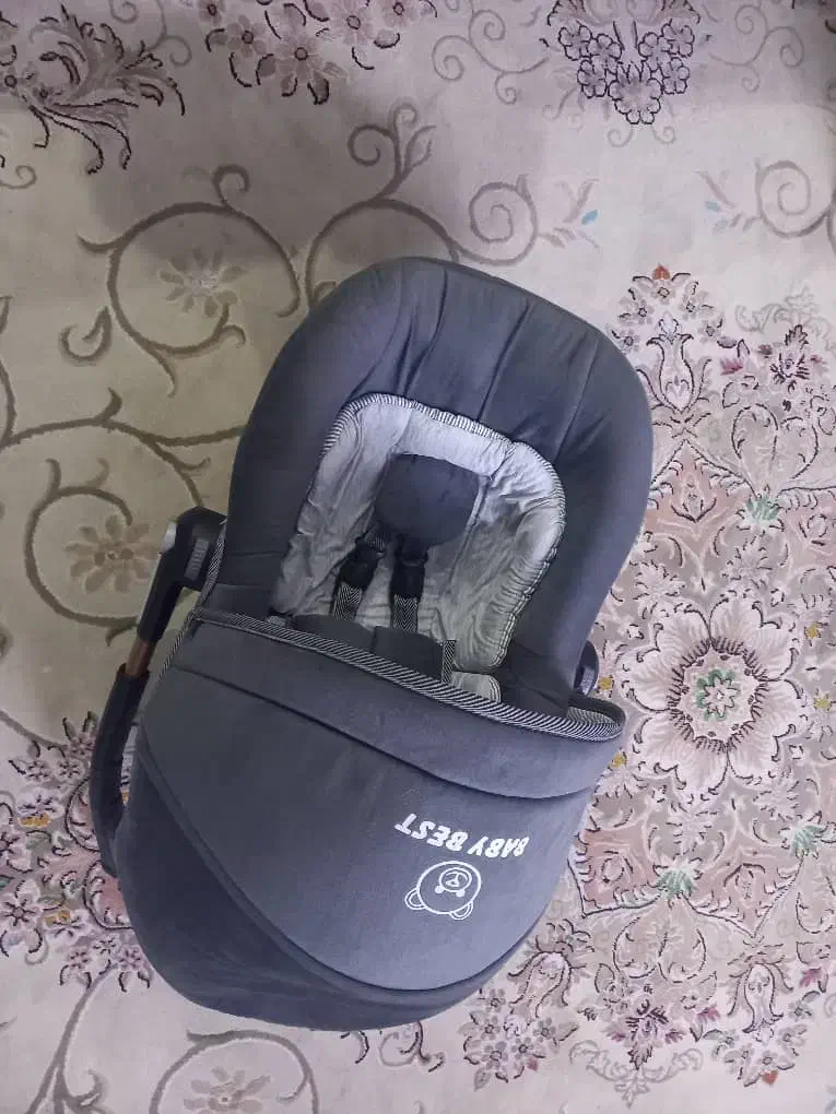 ۳،۰۰۰،۰۰۰|کالسکه و لوازم جانبی|تهران, آهنگران (سراسیاب دولاب)|دیوار