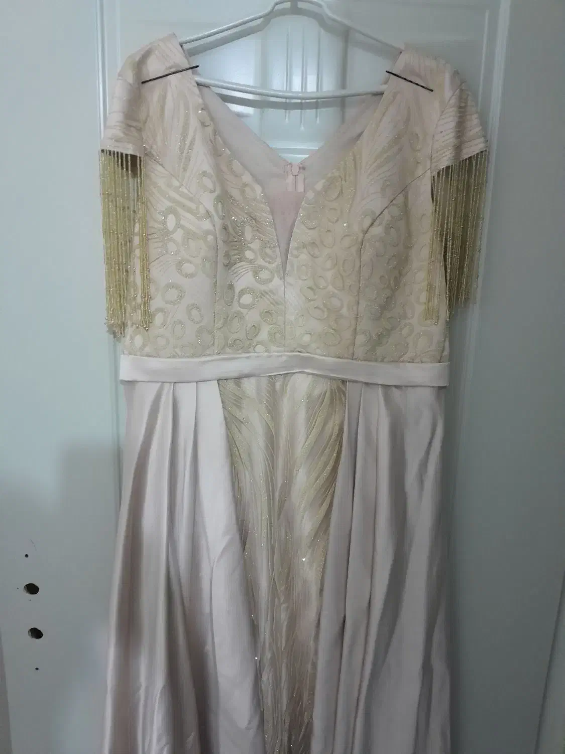 پیراهن مجلسی|لباس|کوچصفهان, |دیوار