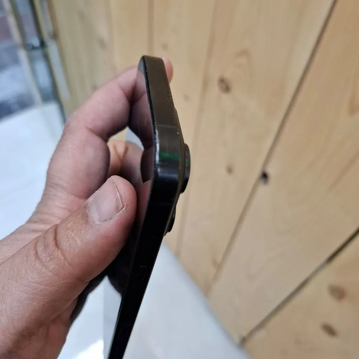 ایفون ۱۶پرو|موبایل|قم, نیروگاه|دیوار