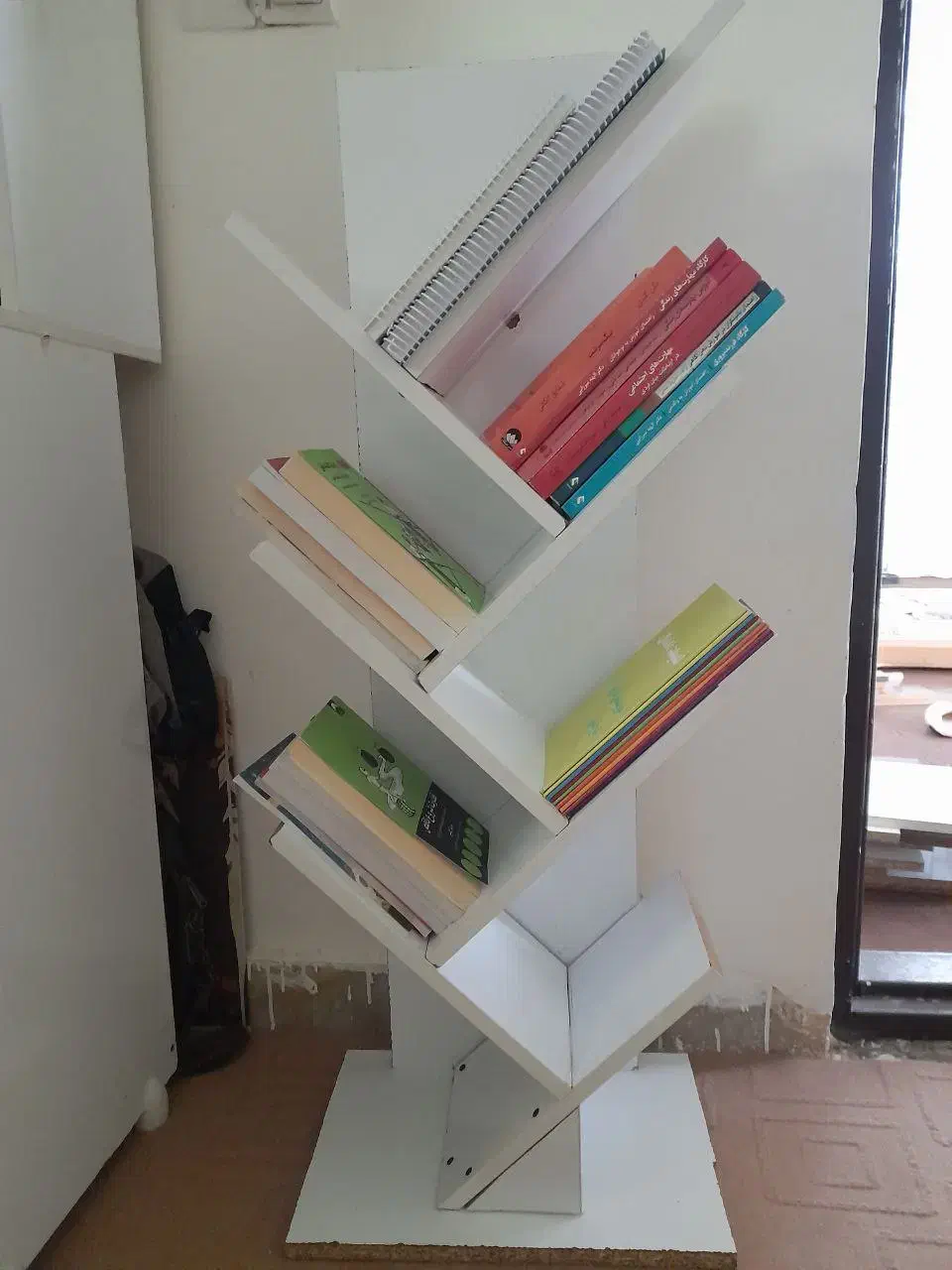 کتابخونه درختی|کتابخانه، شلف، قفسههای دیواری|بم, |دیوار