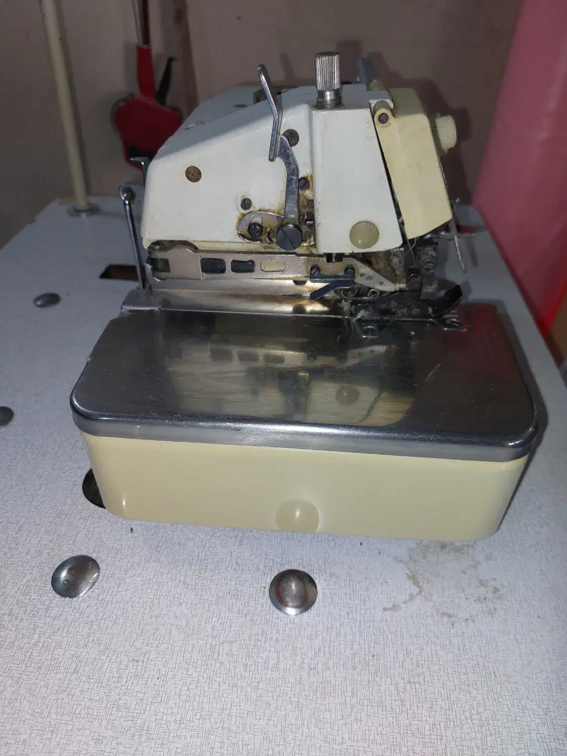 سردوز ضخیم دوز|چرخ خیاطی و ریسندگی|رشت, شهرک صبا|دیوار