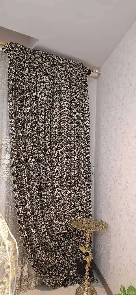 پرده گیپور همراه با دکور مخمل|پرده، رانر، رومیزی|تهران, علم و صنعت|دیوار