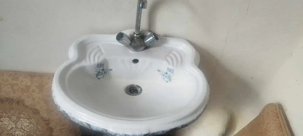 سنگ روشویی بزرگ با اتصالات|لوازم سرویس بهداشتی|زاهدان, |دیوار