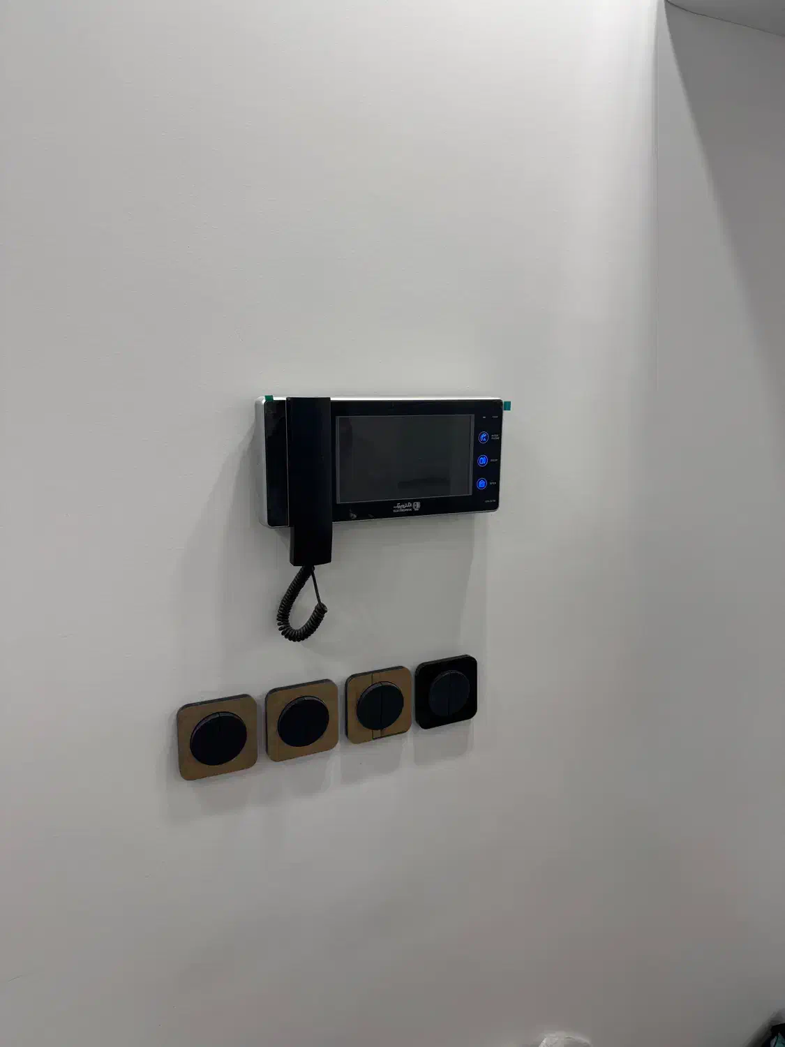 خ ولیعصر، امیربهادر،فروزش،۱۳۵ مترفول کلید نخورده