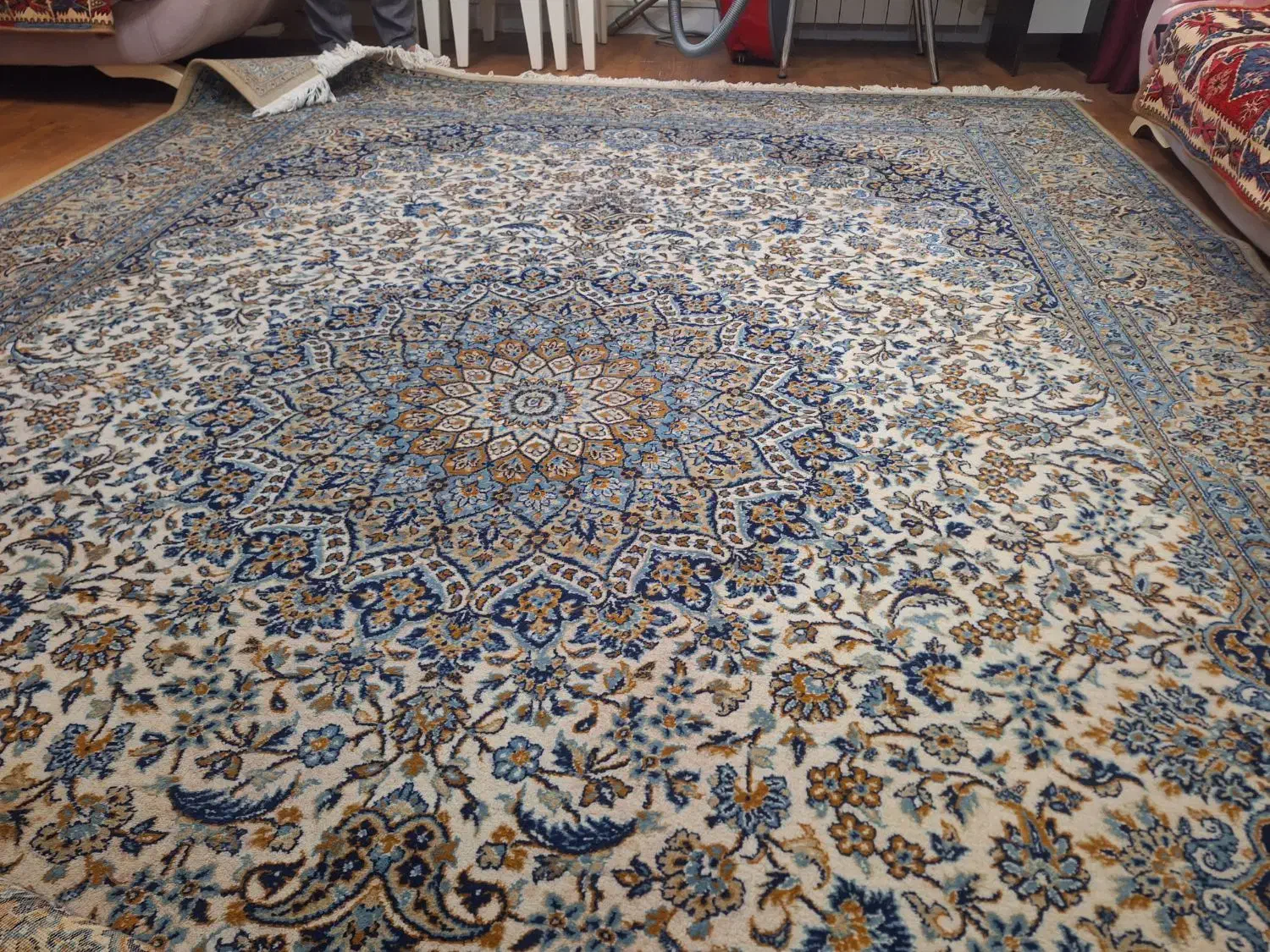 فرش ۹متری.|فرش|بندر انزلی, امامزاده|دیوار