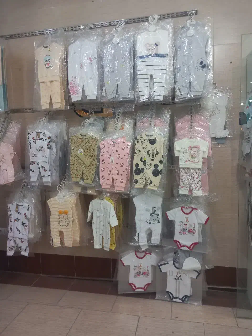 واگذاری مغازه لباس نوزادی|لباس|تهران, فلسطین (میدان انقلاب)|دیوار