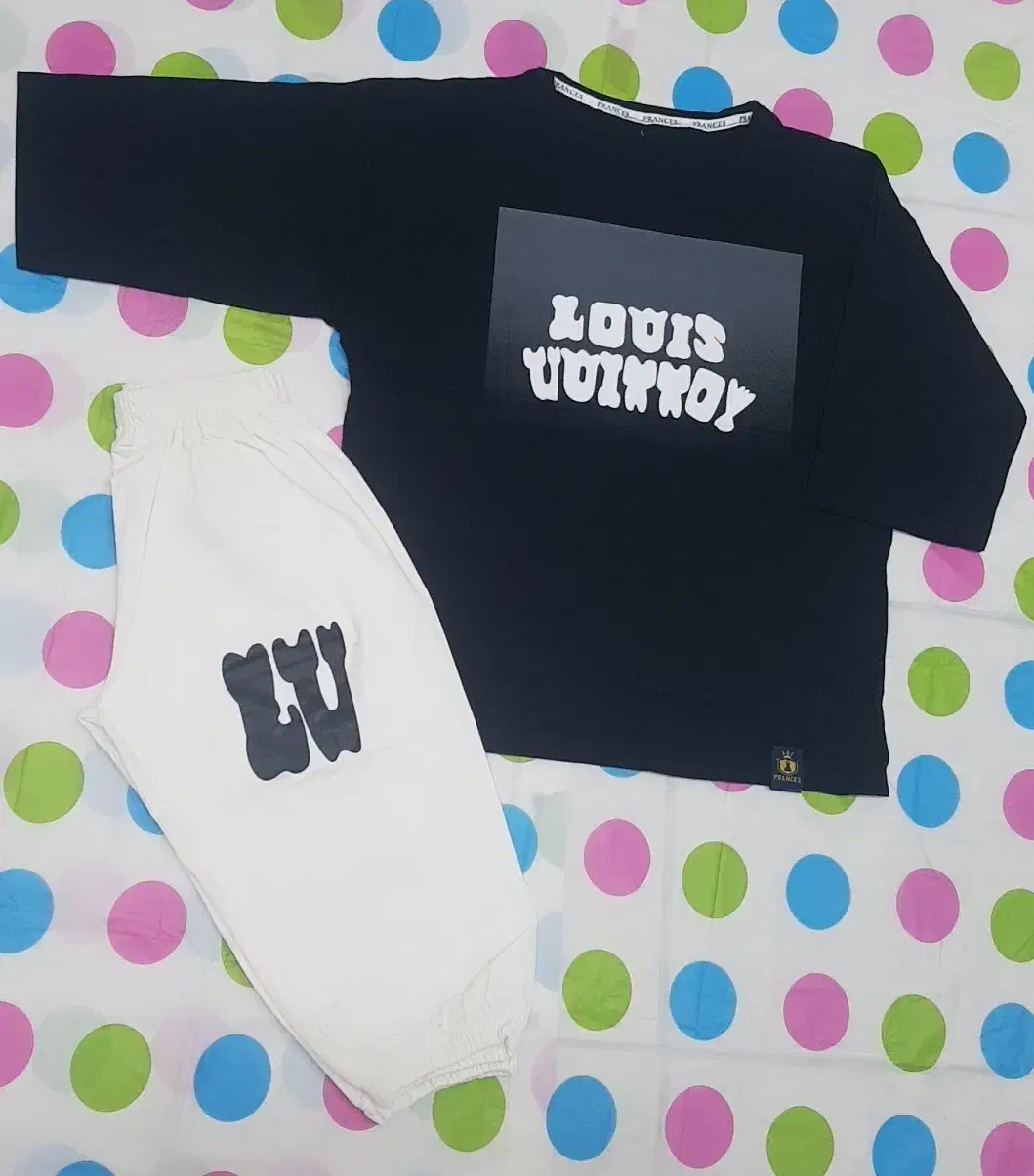 پوشاک نیلماه|لباس|مشهد, طبرسی شمالی|دیوار