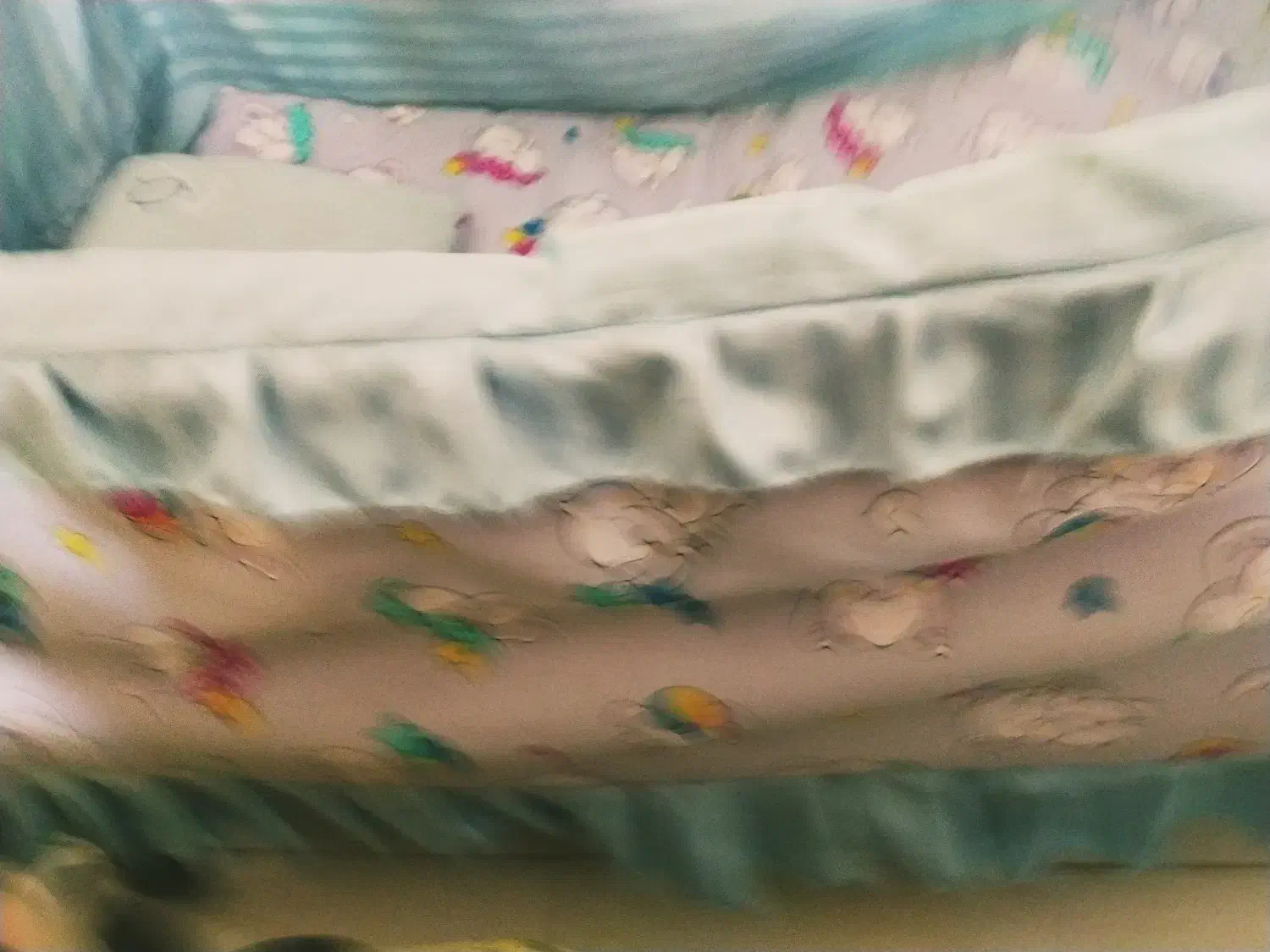 تخت کنار مادر|تخت و صندلی بچه|اندیشه, شهرک مریم|دیوار