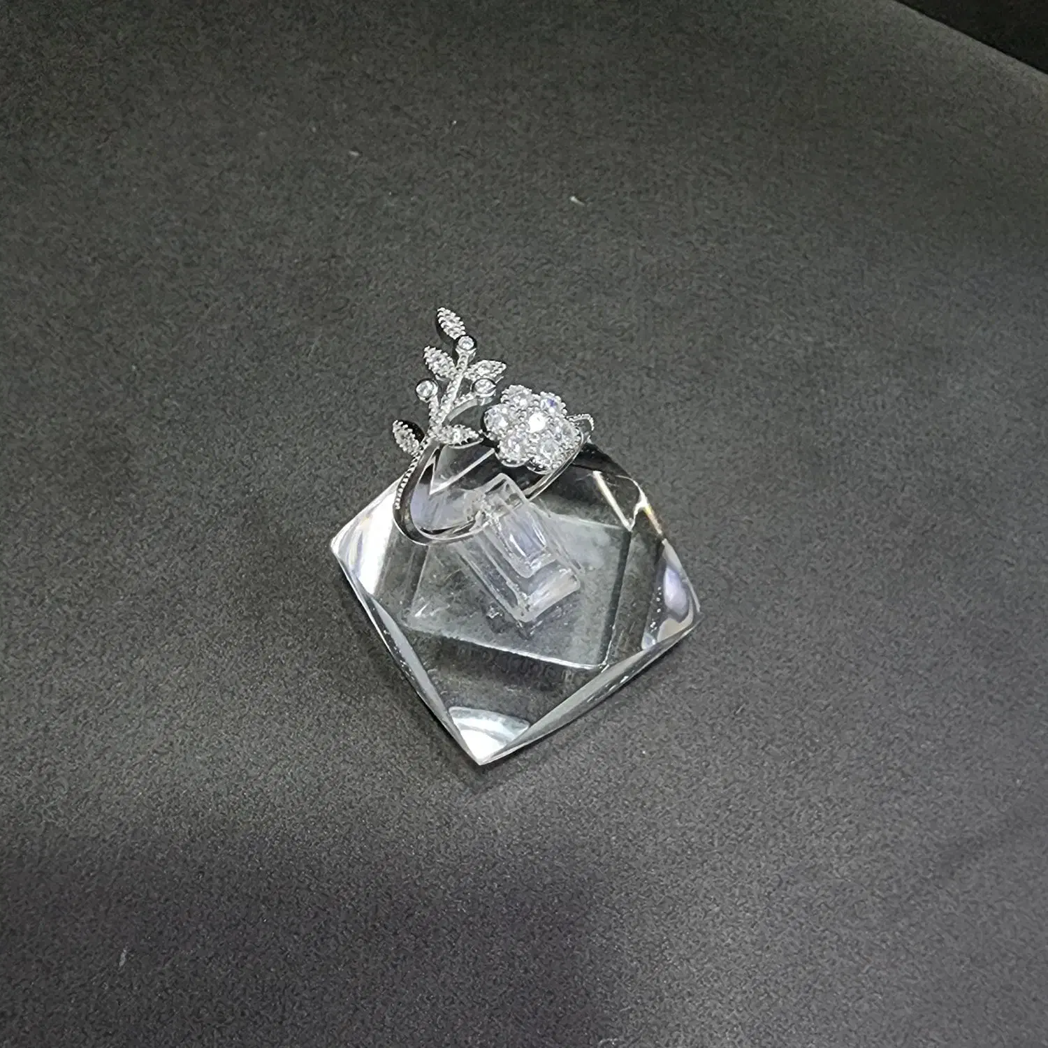 انگشتر نقره گل و برگ زنانه روز زن / روز مادر|جواهرات|یزد, |دیوار