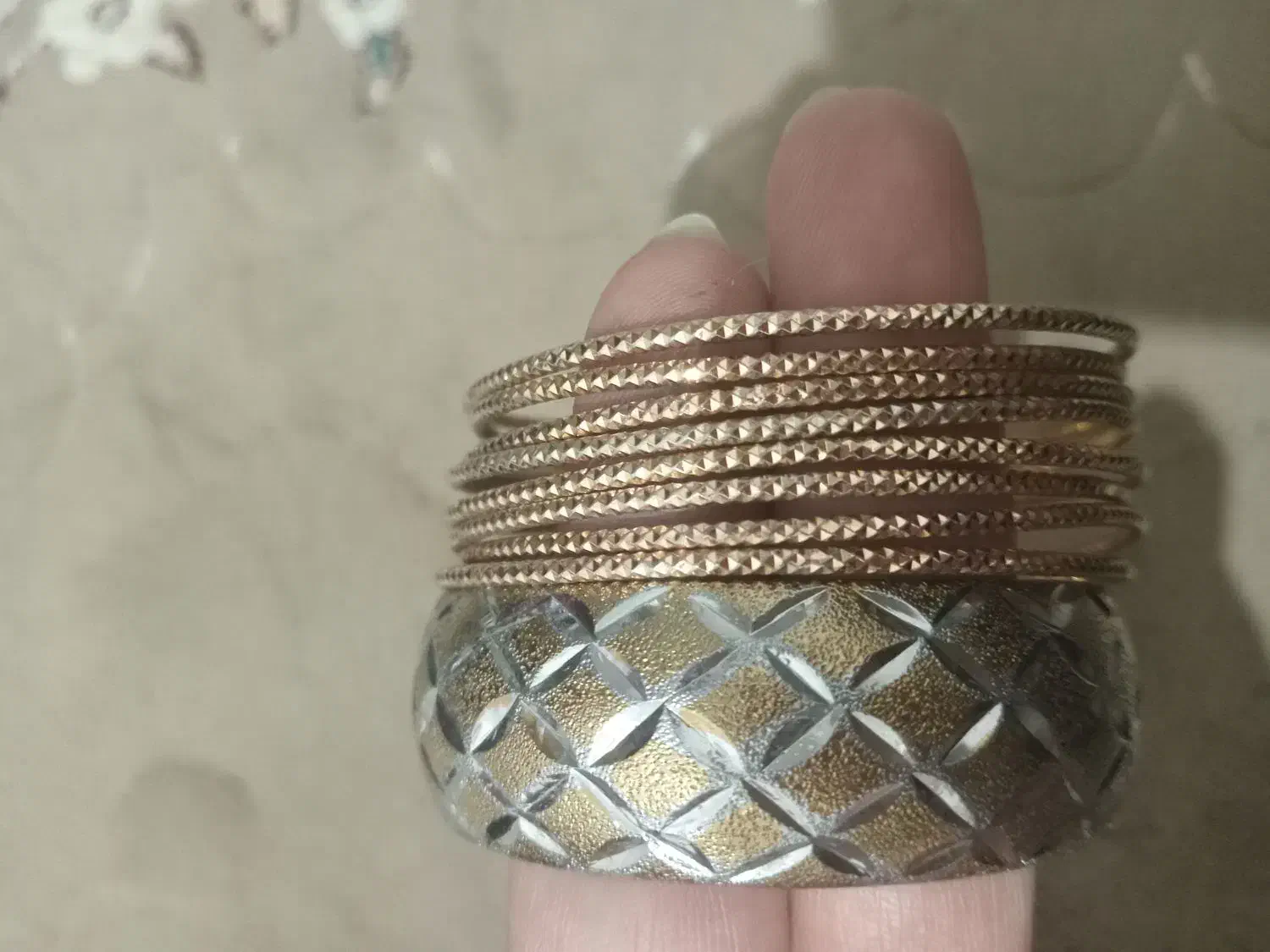 النگوی پهن  وباریک جنس خوب وقیمت مناسب جنسش استیل|بدلیجات|قم, باجک سه|دیوار