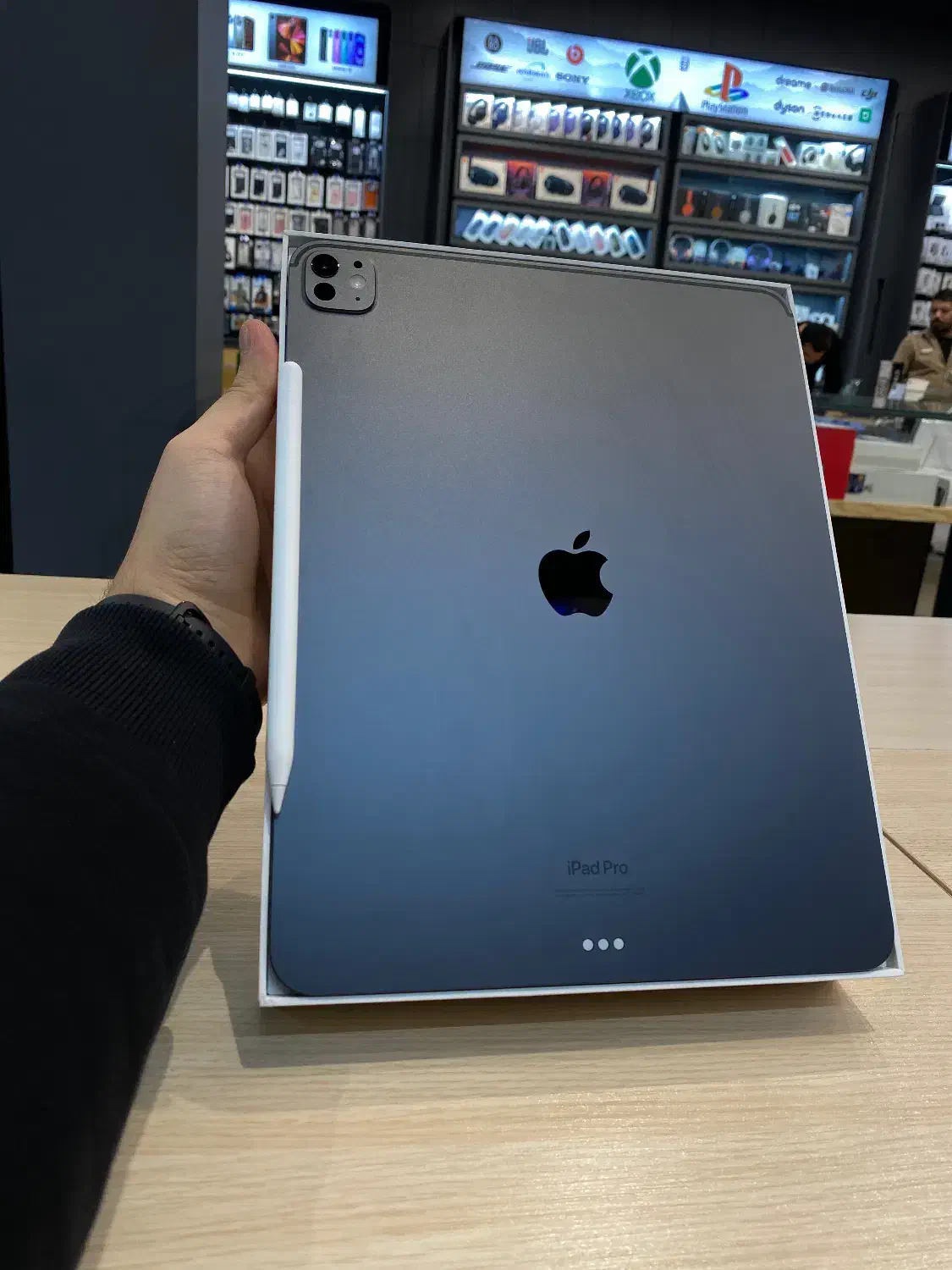 iPad Pro 2024 13 اینچ M4 در حد با قلم پرو|تبلت|مشهد, بهشت|دیوار
